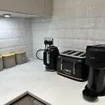 Avida Lettings - Modern Apartment Close To Westfield And Notting Hill