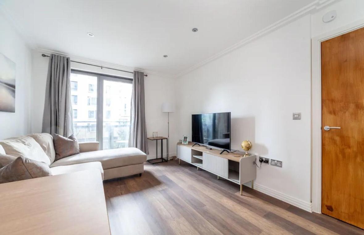 Avida Lettings - Modern Close To Westfield And Notting Hill Appartamento